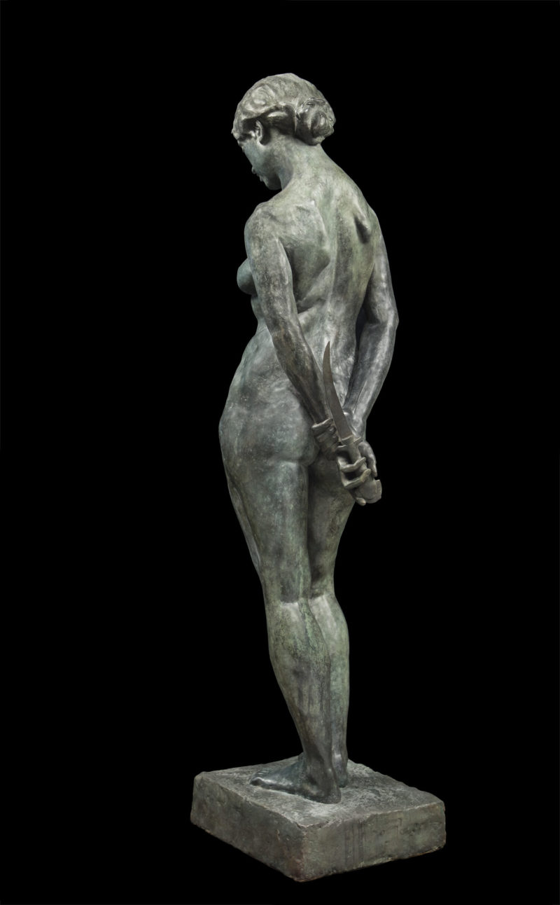 Dr. Gindi - The Fateful Choice, 2021, bronze, 166 x 44 x 47 cm.
