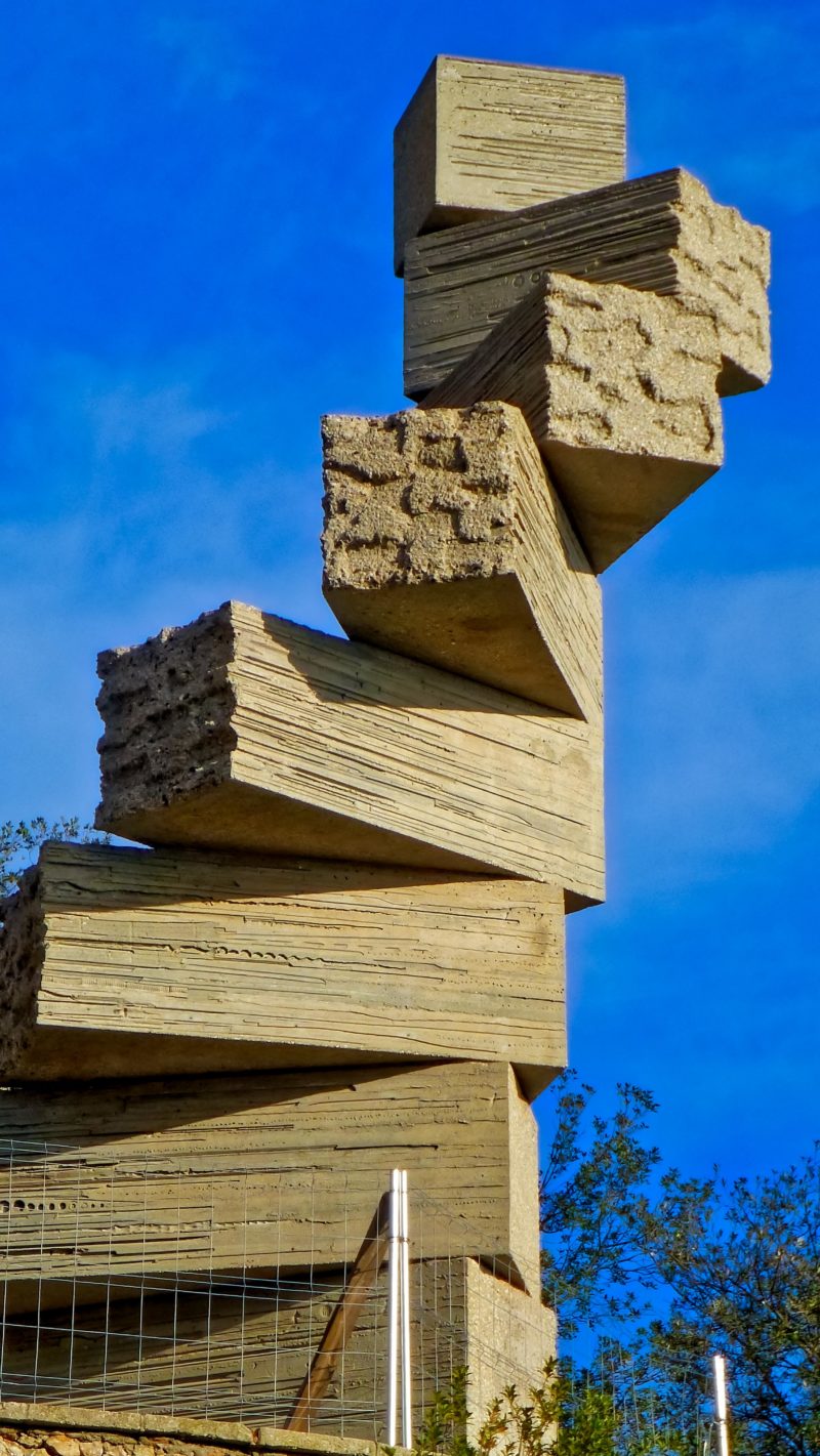 Josep Maria Subirachs - Monument a Ramon Llull (Escala de l'Enteniment) (Monument to Ramon Llull (Stairway to Understanding)), 1976, concrete, 870 cm, outer area of the Montserrat Monastery, Catalonia, Spain