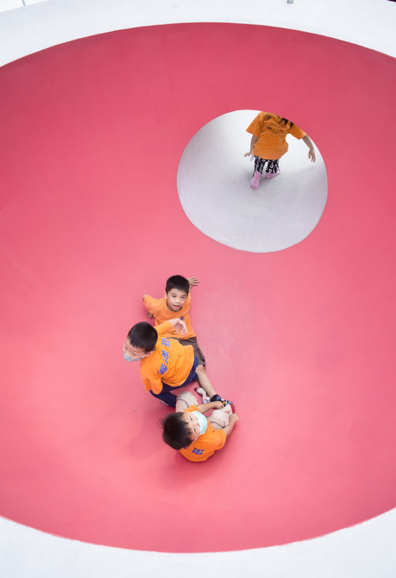 Shen Ting Tseng Architects - Floating Pavilion, 2016, installation view, Taipei Fine Arts Museum plaza