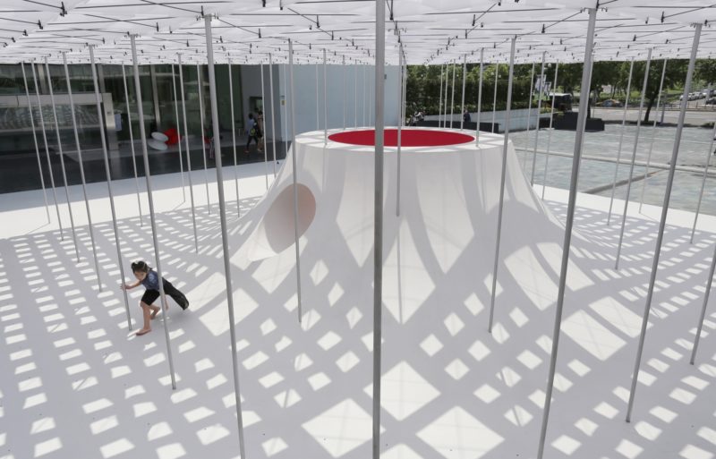 Shen Ting Tseng Architects - Floating Pavilion, 2016, installation view, Taipei Fine Arts Museum plaza