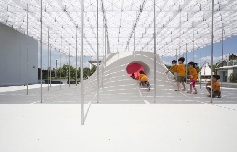 Shen Ting Tseng Architects - Floating Pavilion, 2016, installation view, Taipei Fine Arts Museum plaza