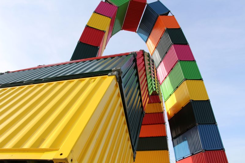 Vincent Ganivet - Catène de Containers, 2017, 38 painted maritime containers, 29m height