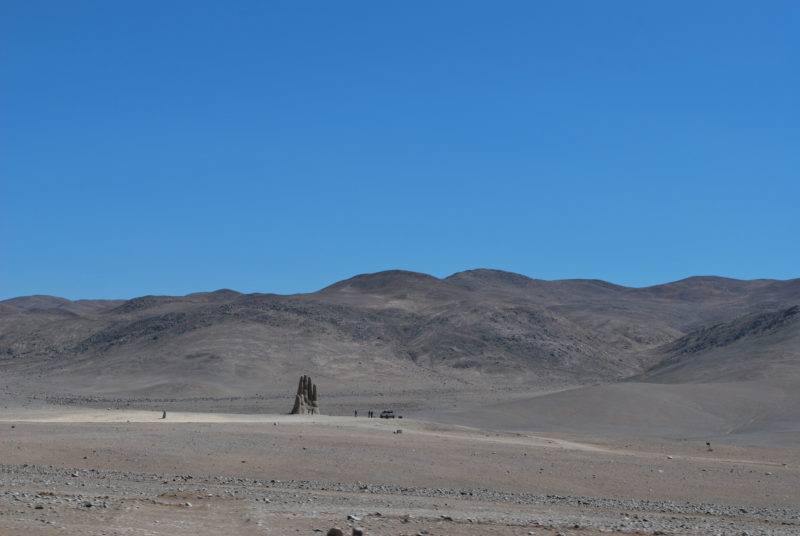 Mario Irarrázabal - Mano del Desierto (Hand of the Desert), 1992, concrete, iron frame, 11 metres (36 ft) tall, installation view, Atacama Desert, Chile
