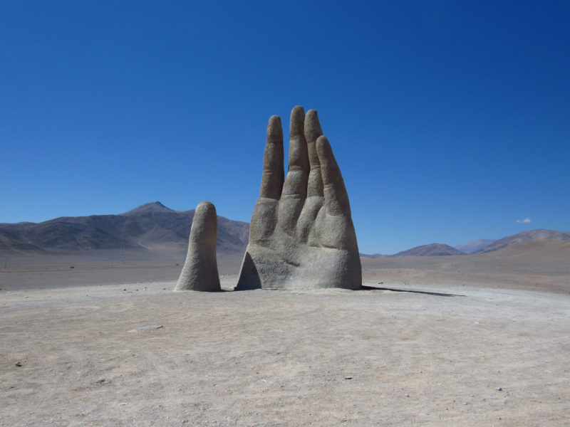Mario Irarrázabal – Mano del Desierto (Hand of the Desert), 1992, concrete, iron frame, 11 metres (36 ft) tall, installation view, Atacama Desert, Chile