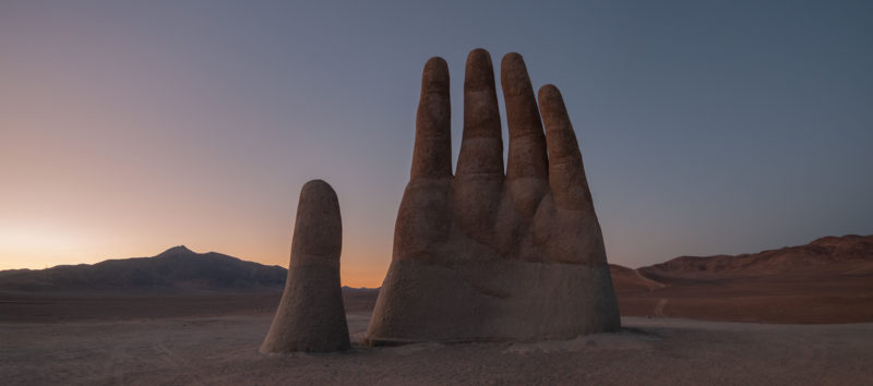 Mario Irarrázabal – Mano del Desierto (Hand of the Desert), 1992, concrete, iron frame, 11 metres (36 ft) tall, installation view, Atacama Desert, Chile