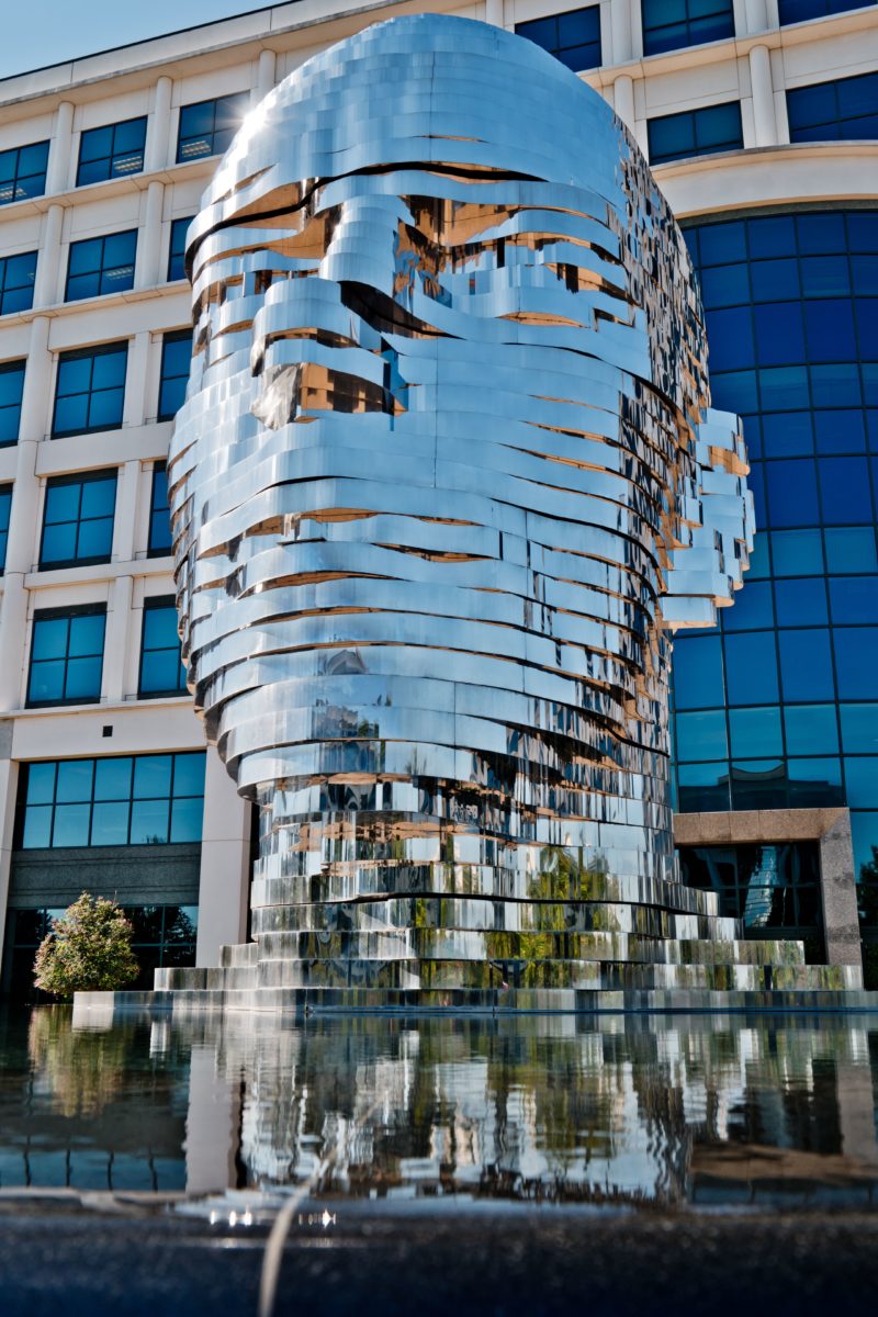 David Černý - Metalmorphosis, 2007, 40 layers of polished stainless steel, motors, electronics, 7 meters tall, 13 tonnes, installation view, Whitehall Corporate Center in Charlotte, North Carolina, USA