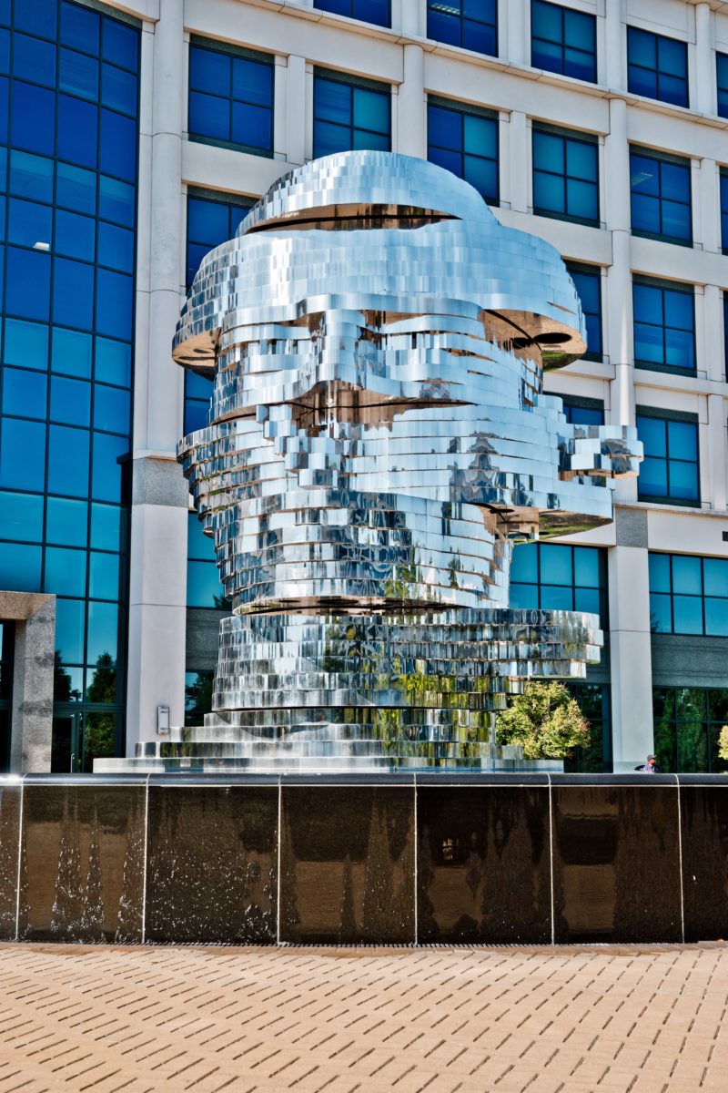 David Černý - Metalmorphosis, 2007, 40 layers of polished stainless steel, motors, electronics, 7 meters tall, 13 tonnes, installation view, Whitehall Corporate Center in Charlotte, North Carolina, USA