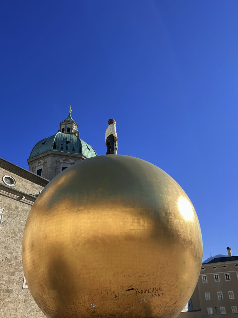 Stephan Balkenhol - Sphaera, 2007, steel, plastic, bronze and gold leaf, 8,8-meter height, 5-meter diameter, 3,5 tonnes, installation view, Kapitelplatz, Salzburg, Austria