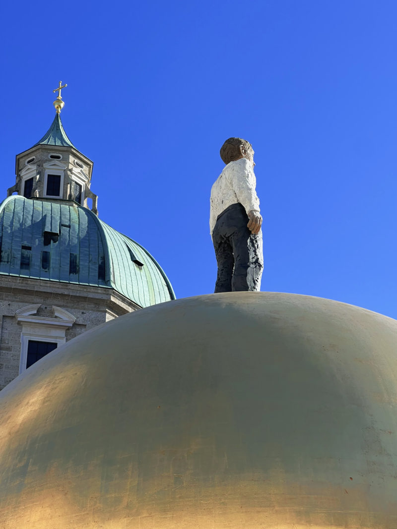 Stephan Balkenhol - Sphaera, 2007, steel, plastic, bronze and gold leaf, 8,8-meter height, 5-meter diameter, 3,5 tonnes, installation view, Kapitelplatz, Salzburg, Austria