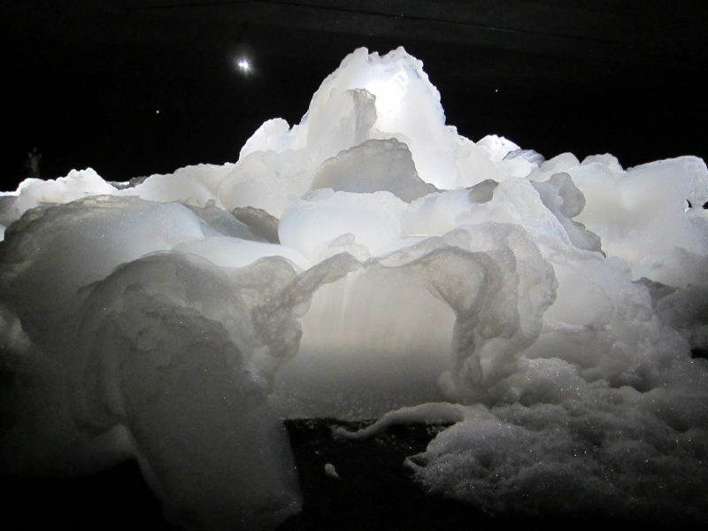 Kohei Nawa – Foam, 2013, detergent, glycerin, water, dimensions variable, installation view, Aichi Triennale, Aichi, Japan