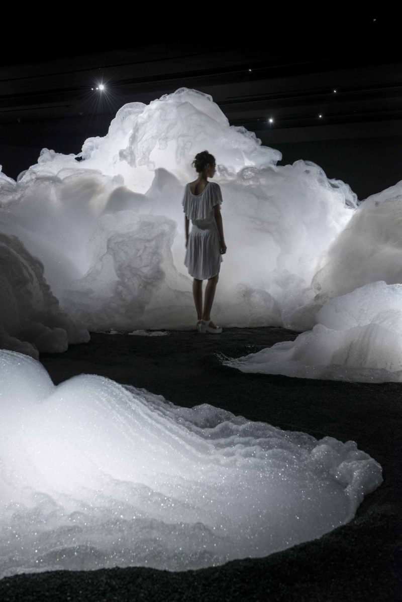 Kohei Nawa – Foam, 2013, detergent, glycerin, water, dimensions variable, installation view, Aichi Triennale, Aichi, Japan