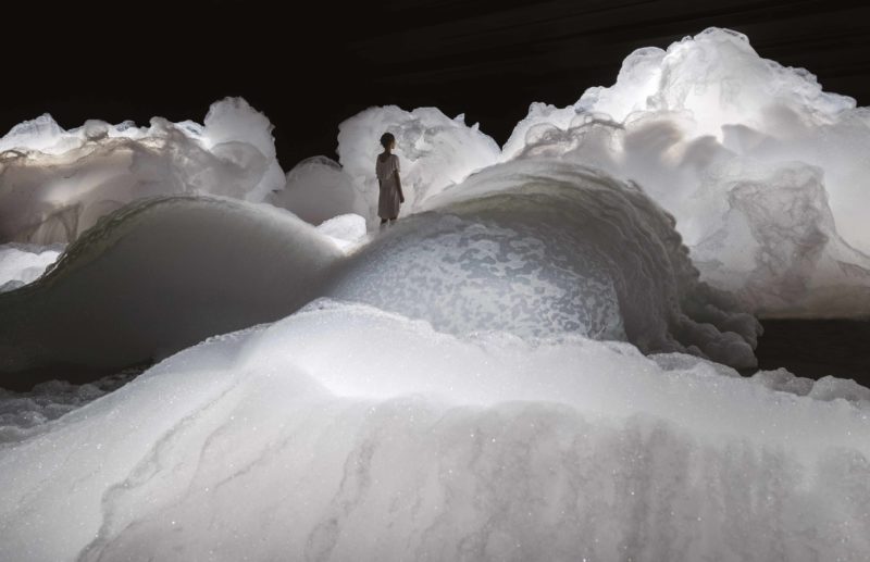 Kohei Nawa – Foam, 2013, detergent, glycerin, water, dimensions variable, installation view, Aichi Triennale, Aichi, Japan