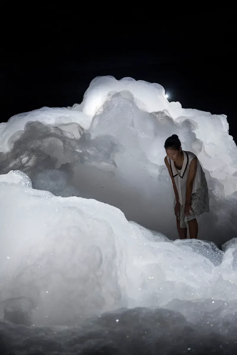 Nohei Nawa – Foam, 2013, detergent, glycerin, water, dimensions variable, installation view, Aichi Triennale, Aichi