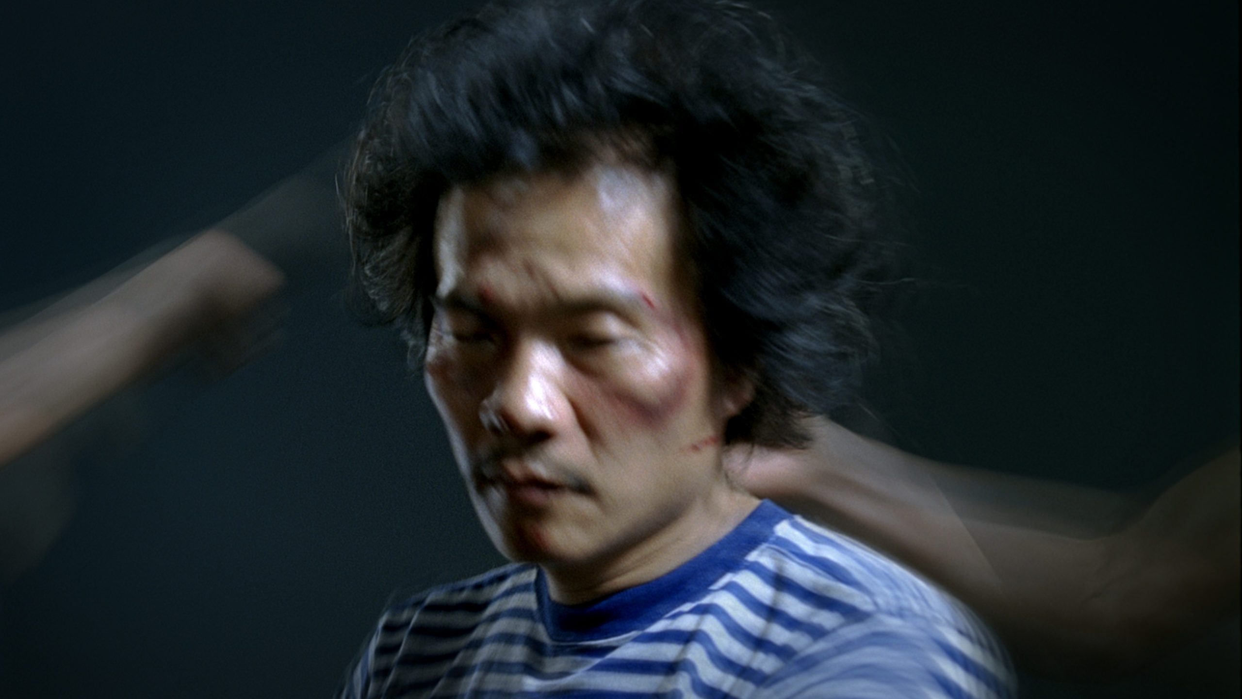 Wang Qingsong – Iron Man, 2009, video still