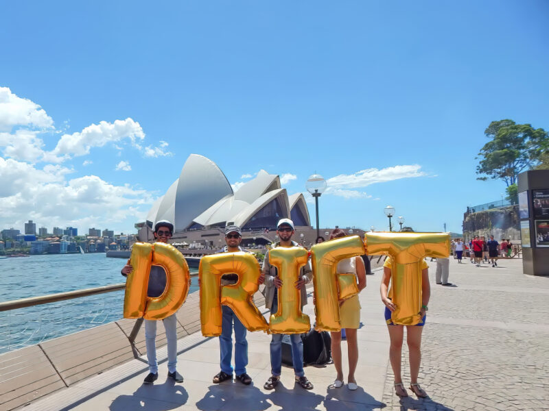 Australia-Sydney-Drift-silence-was-golden-gold-balloons
