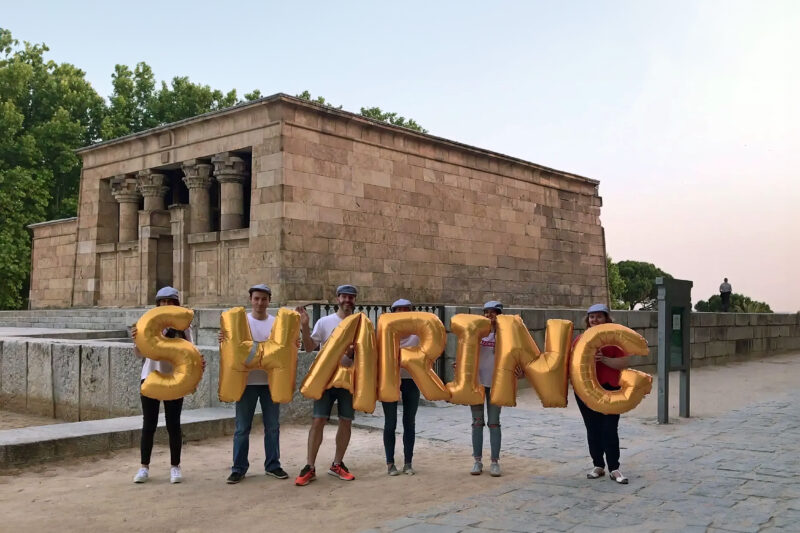 Spain, Madrid - Sharing (#351), Silence Was Golden, gold balloons