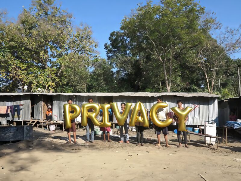 Thailand-Chiang-Mai-Privacy-silence was golden, gold balloons