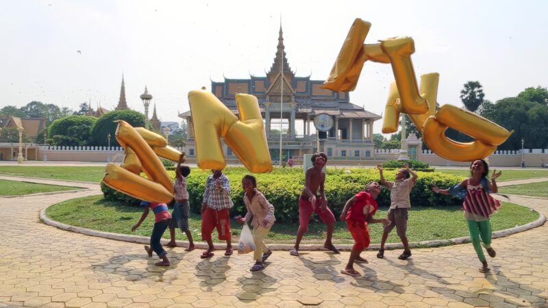 Cambodia-Phnom-Penh-Mankind-2016-Silence-was-Golden-gold-balloons-workshop 2