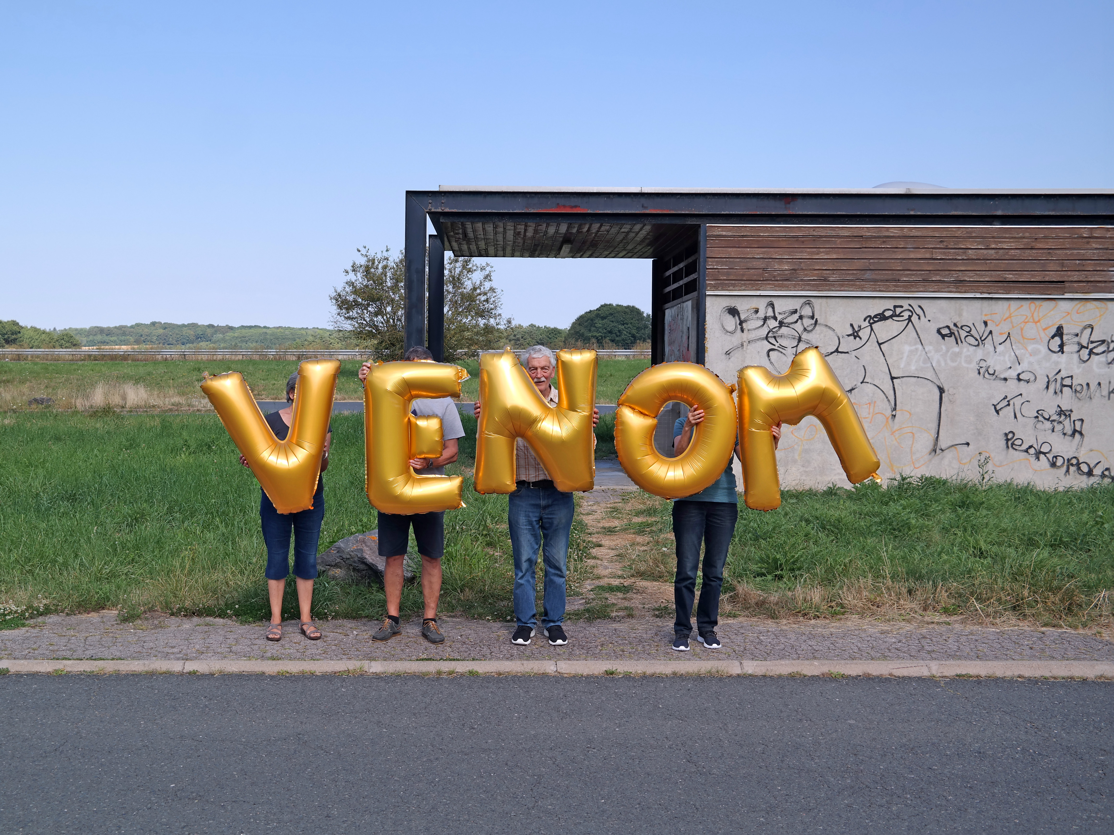 France, Nancy, Saint-Remimont, Aire de Crantenoy, Venom, Silence was Golden, gold ballons