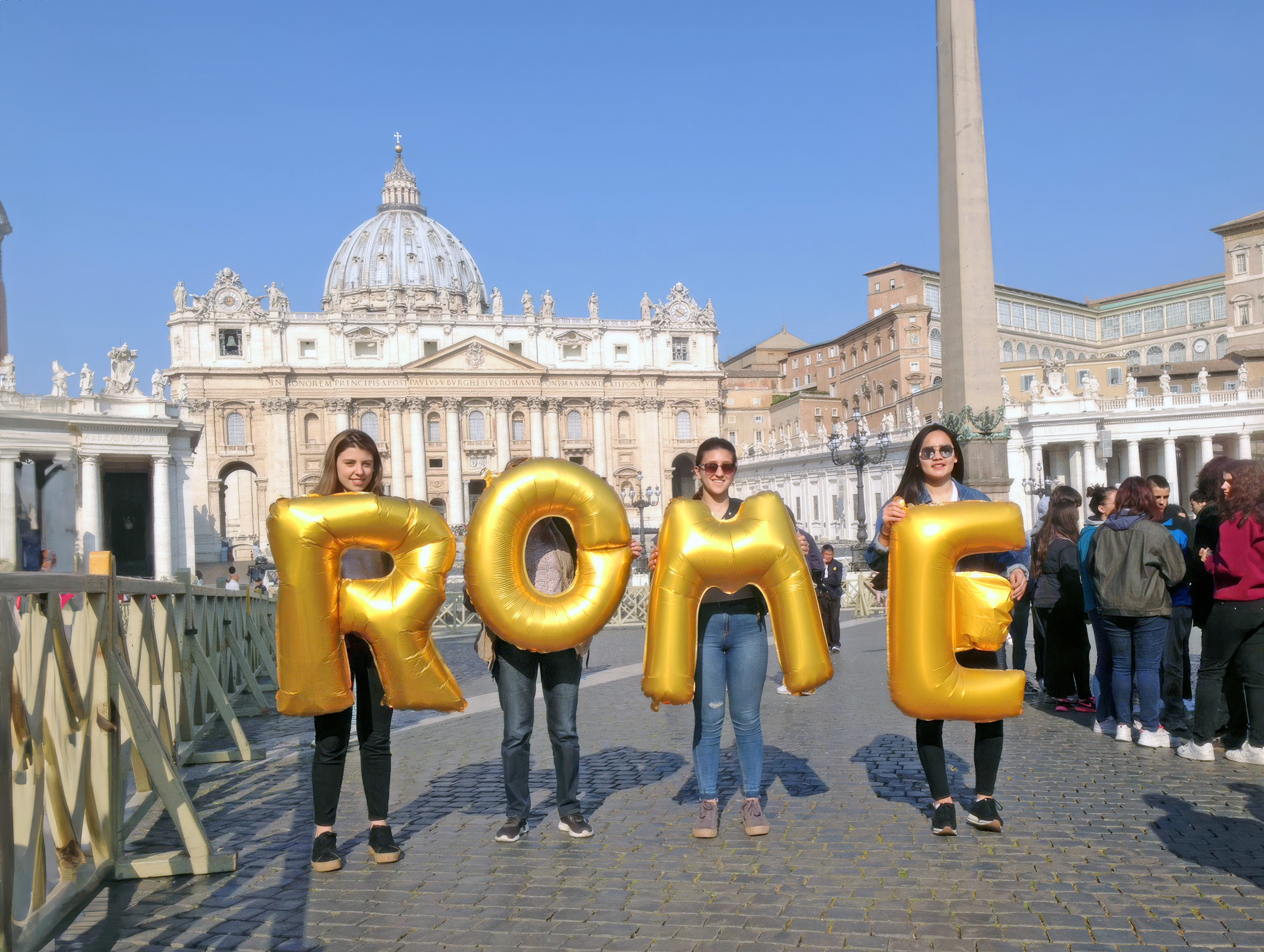 Holy See, Vatican City, Saint Peter's Square - Rome, Silence was Golden, gold balloons