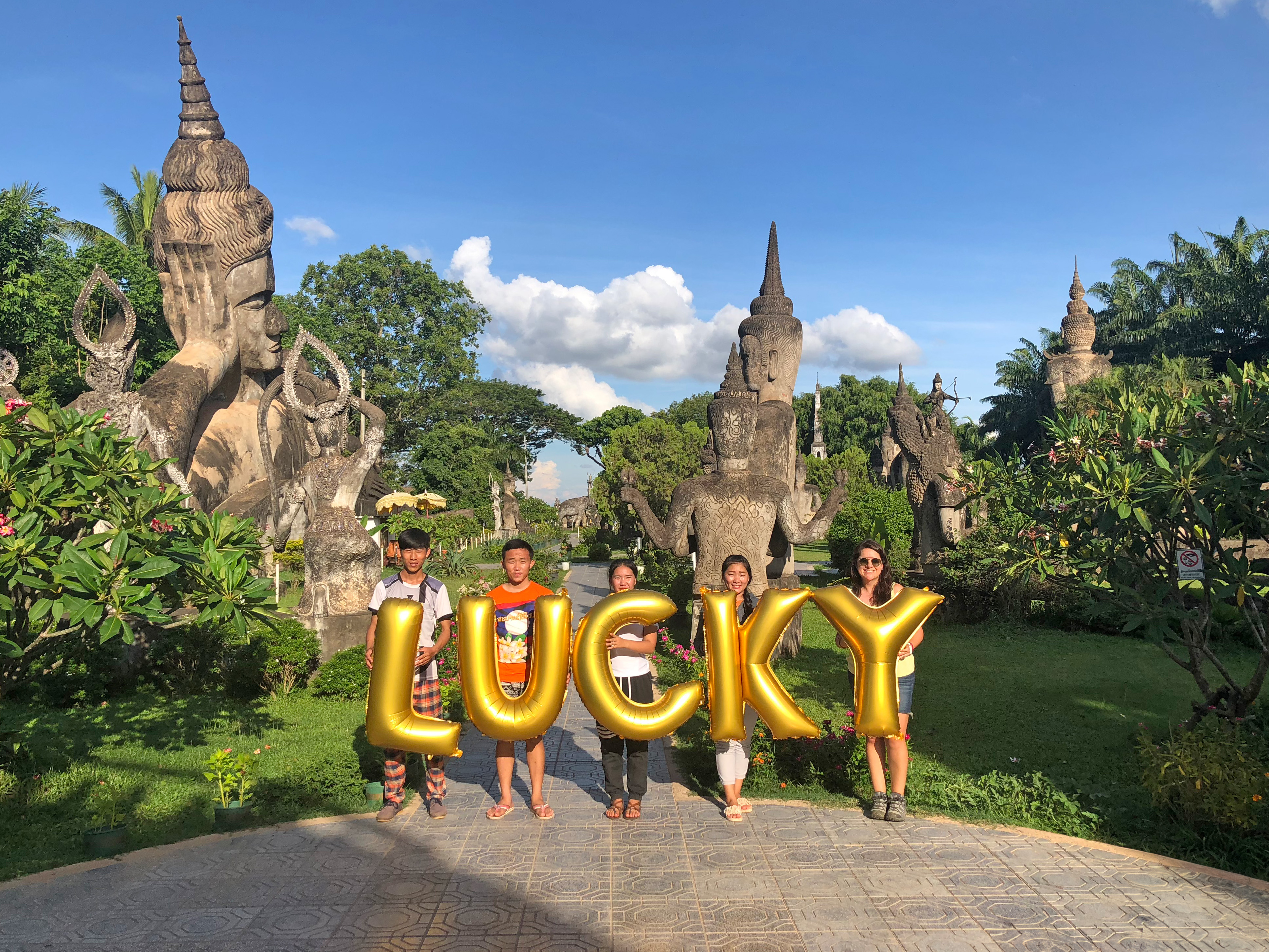 Laos, Vientiane, Buddha Park, Lucky, Silence was Golden, gold balloons