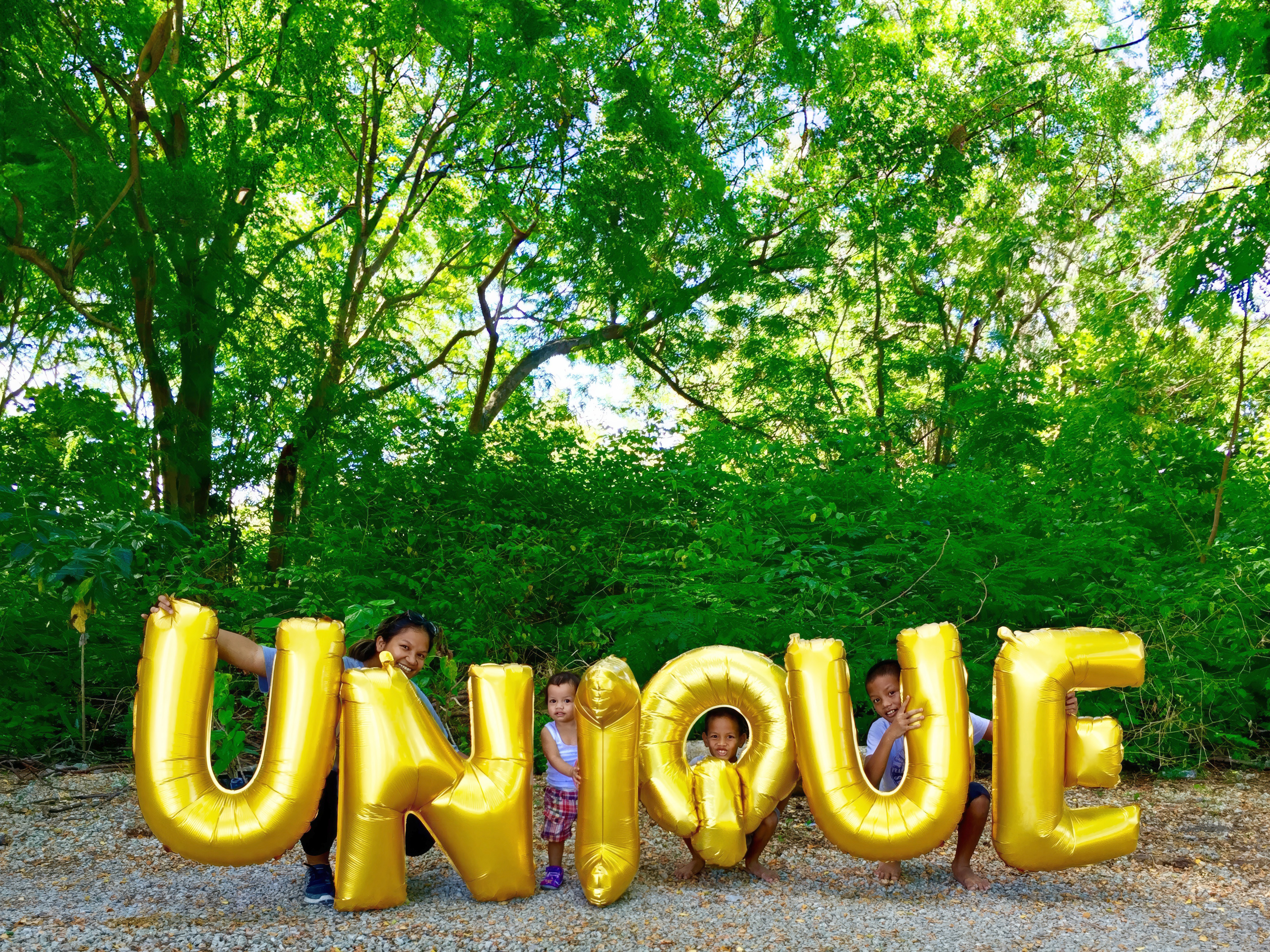 Nauru, Yaren - Unique, Silence Was Golden, golden balloons