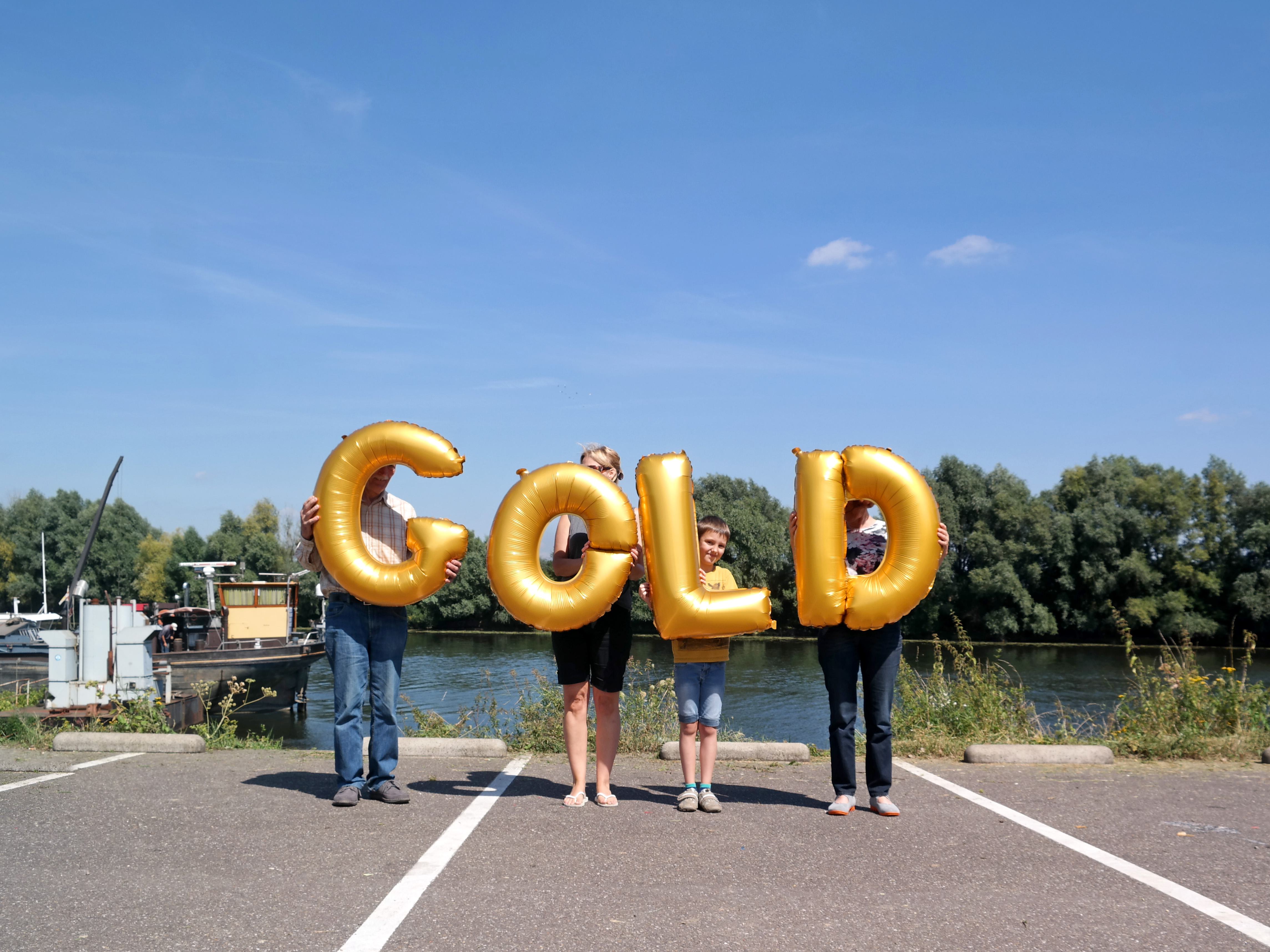 Netherlands, Linne (Roermond), 'T Sjtanketsel (Maas river) - Gold, Silence was Golden, gold balloons