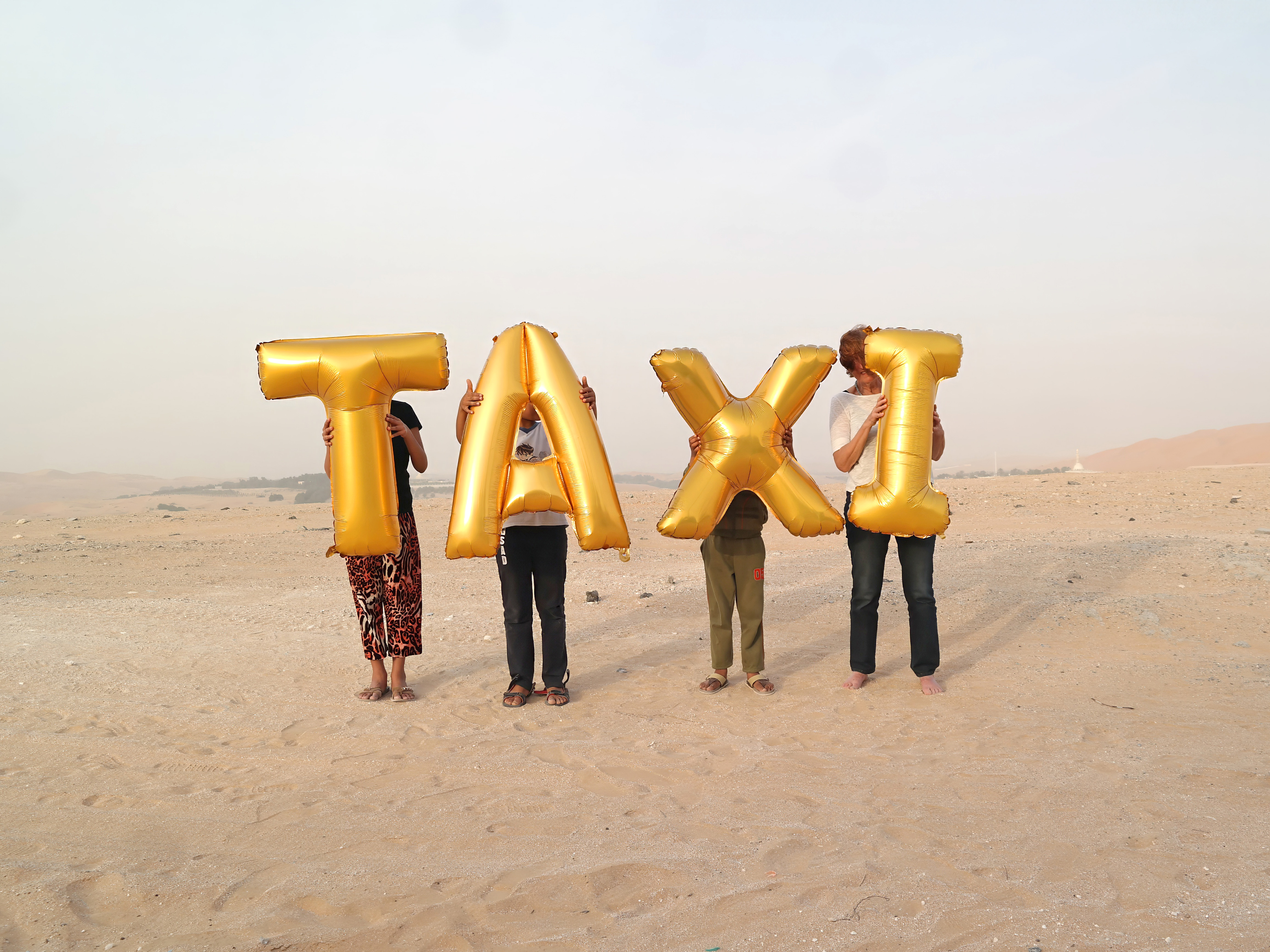 Qatar, Mesaieed, Singing Sand Dunes - Taxi, Silence was Golden, gold balloons