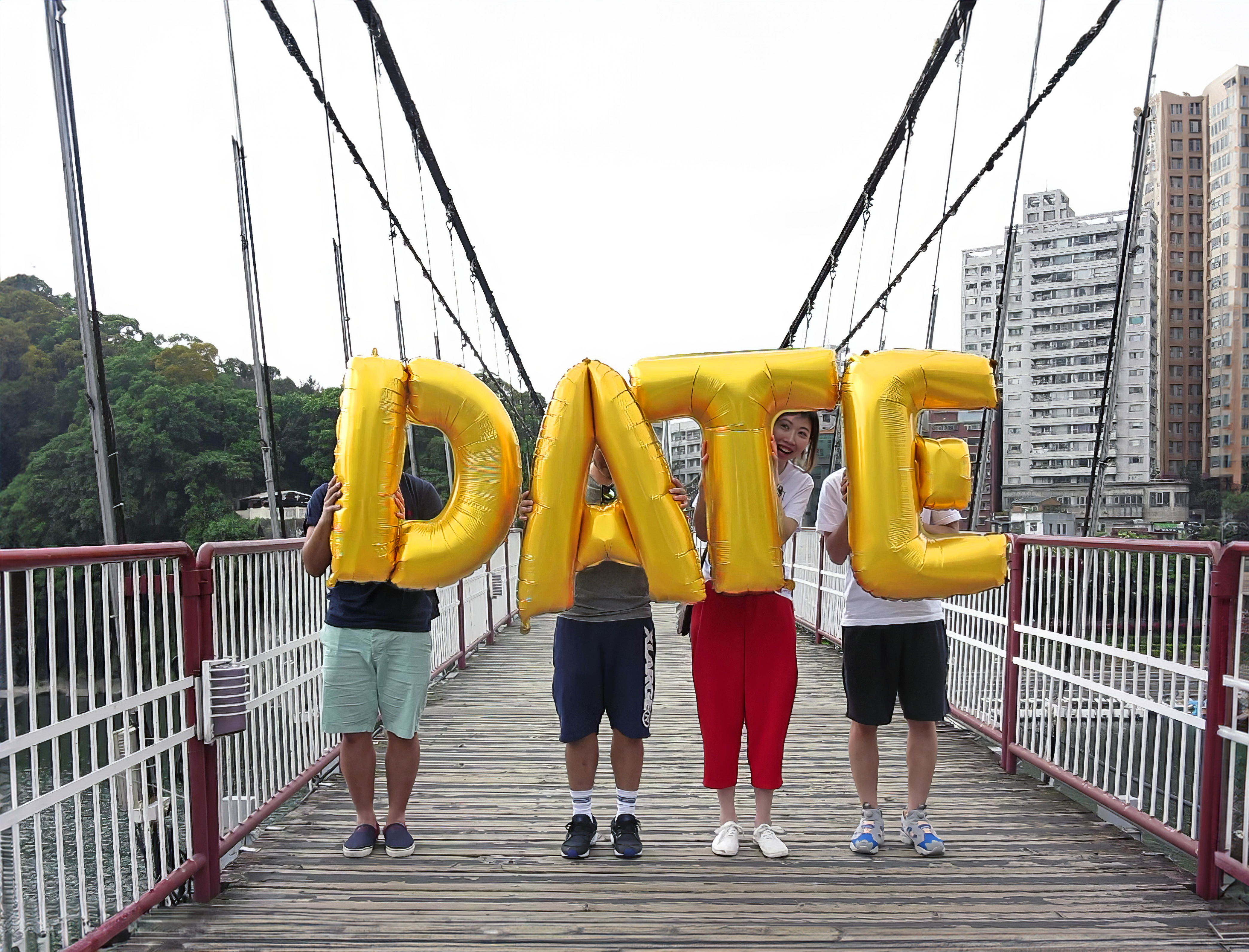 Taiwan, Taipei, Bitan Suspension Bridge - Date, Silence Was Golden, Golden balloons
