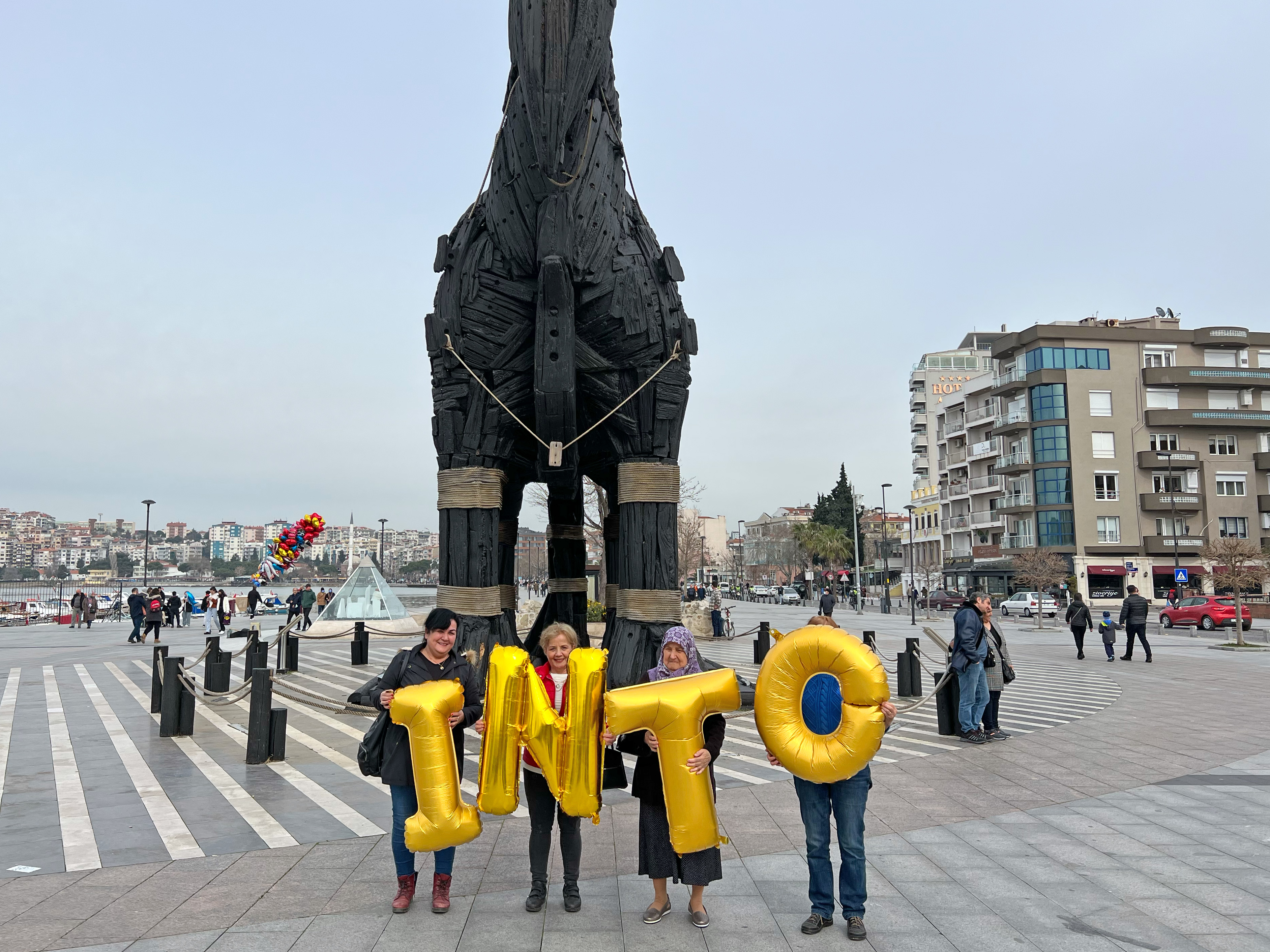 Turkey, Çanakkale, Trojan horse (Troy Atı Heykeli) - Into, Silence was Golden, gold balloons