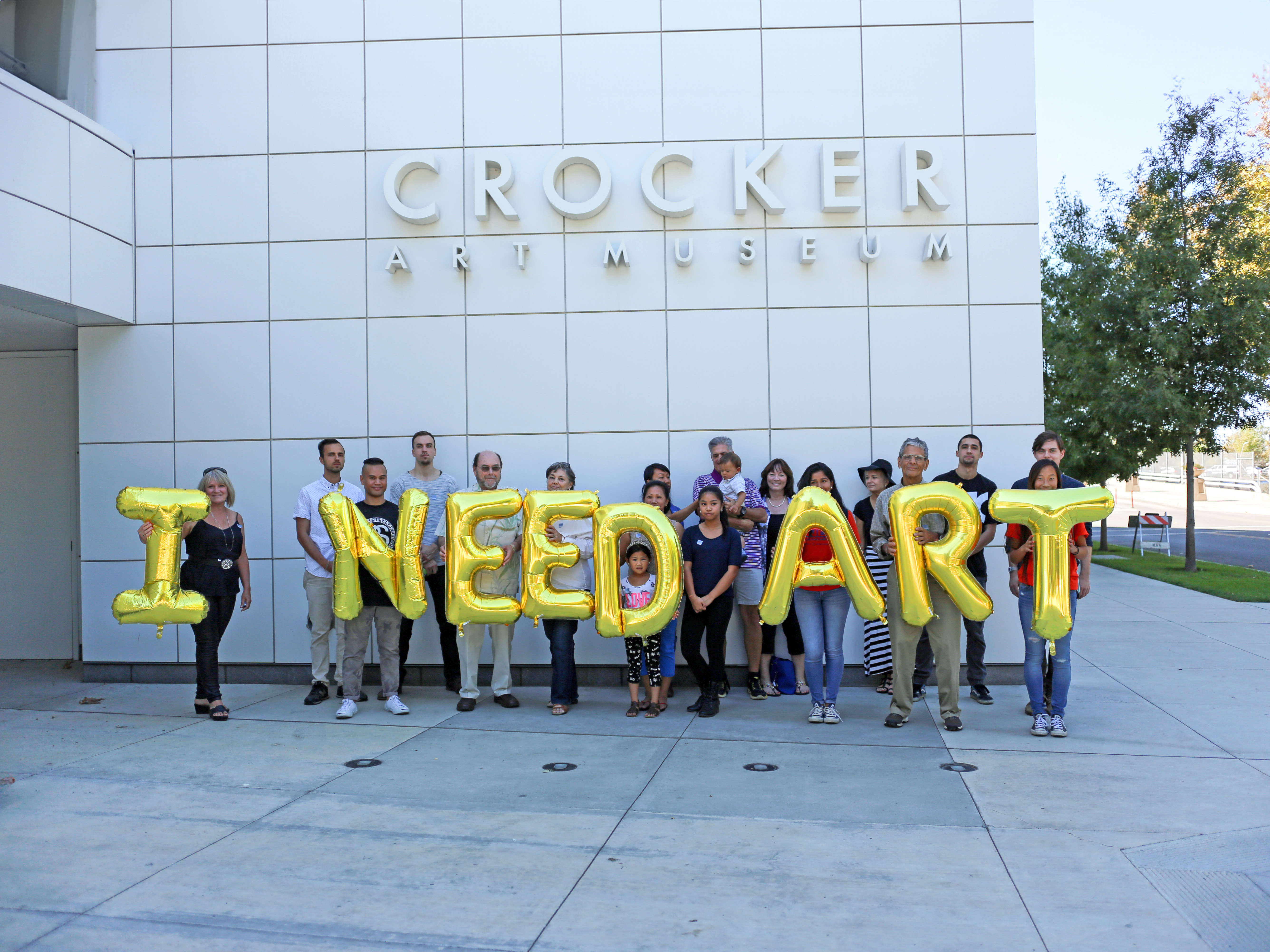 USA, Sacramento, Crocker Art Museum - I need art, Silence Was Golden, gold balloons