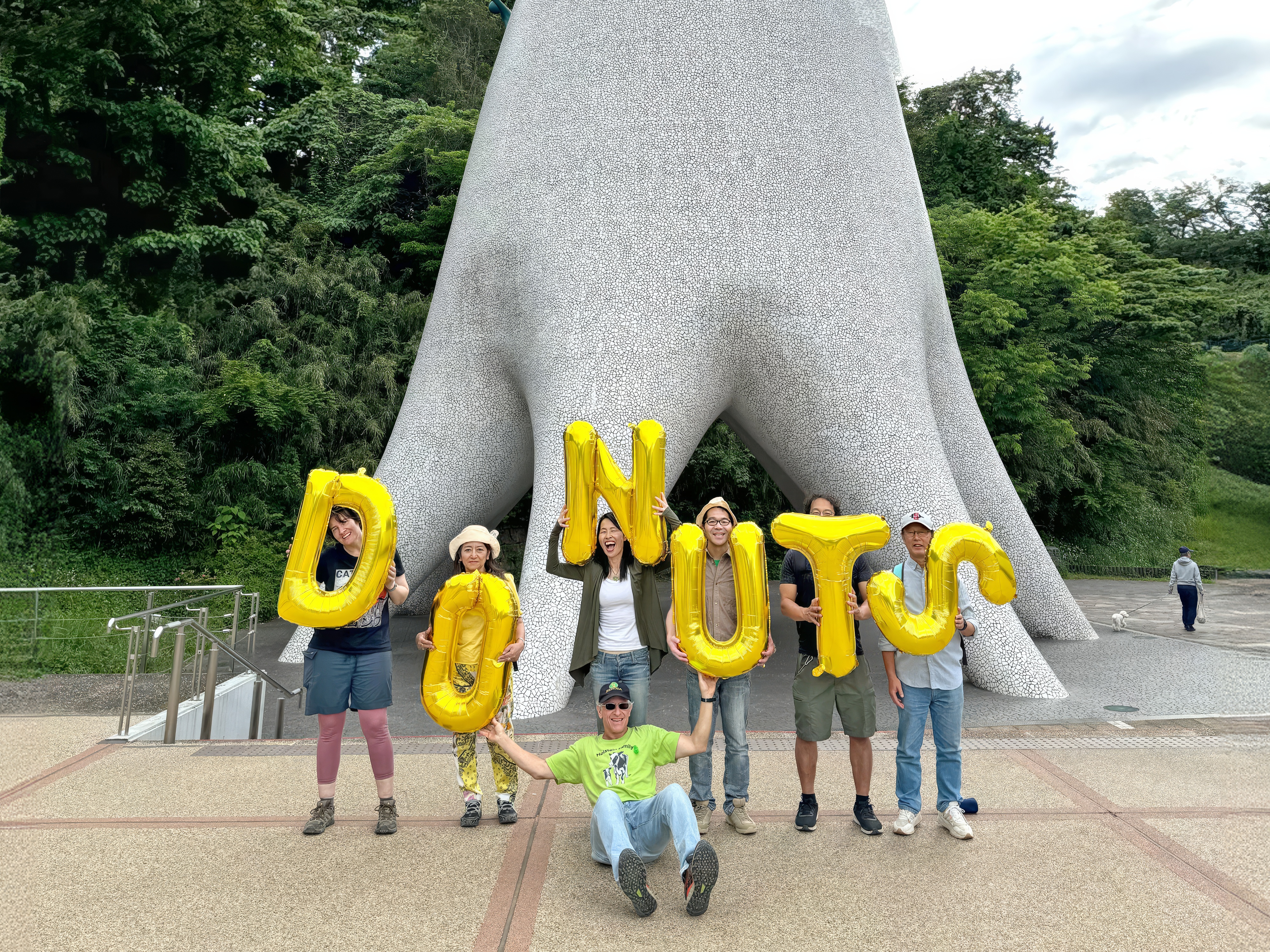 Japan, Kawasaki, Tower of Mother (母の塔) - Donuts, Silence Was Golden, gold balloons