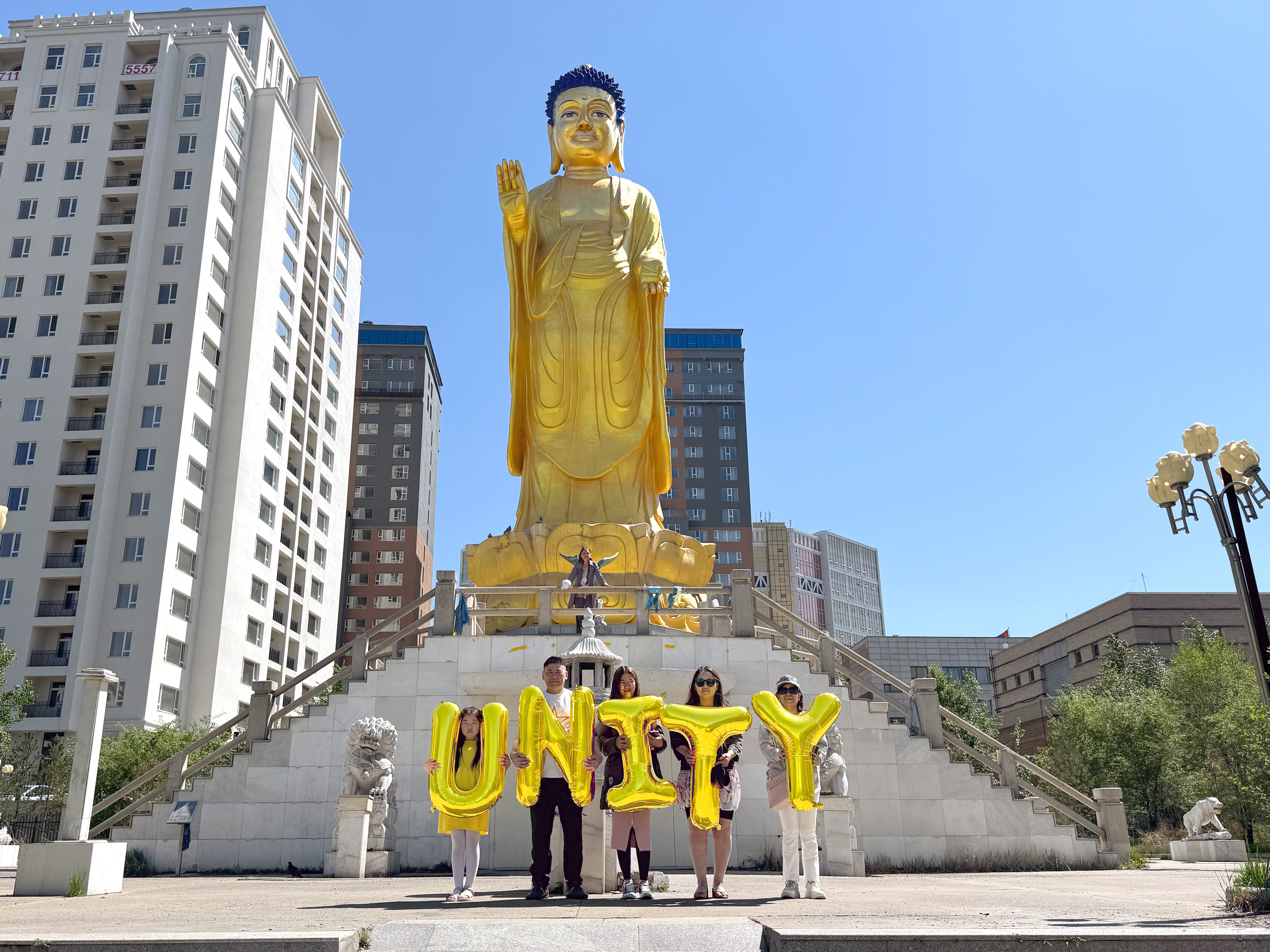 Mongolia, Ulaanbaatar, Zaisan Buddha (Зайсан Будда) - Unity, Silence Was Golden, gold balloons
